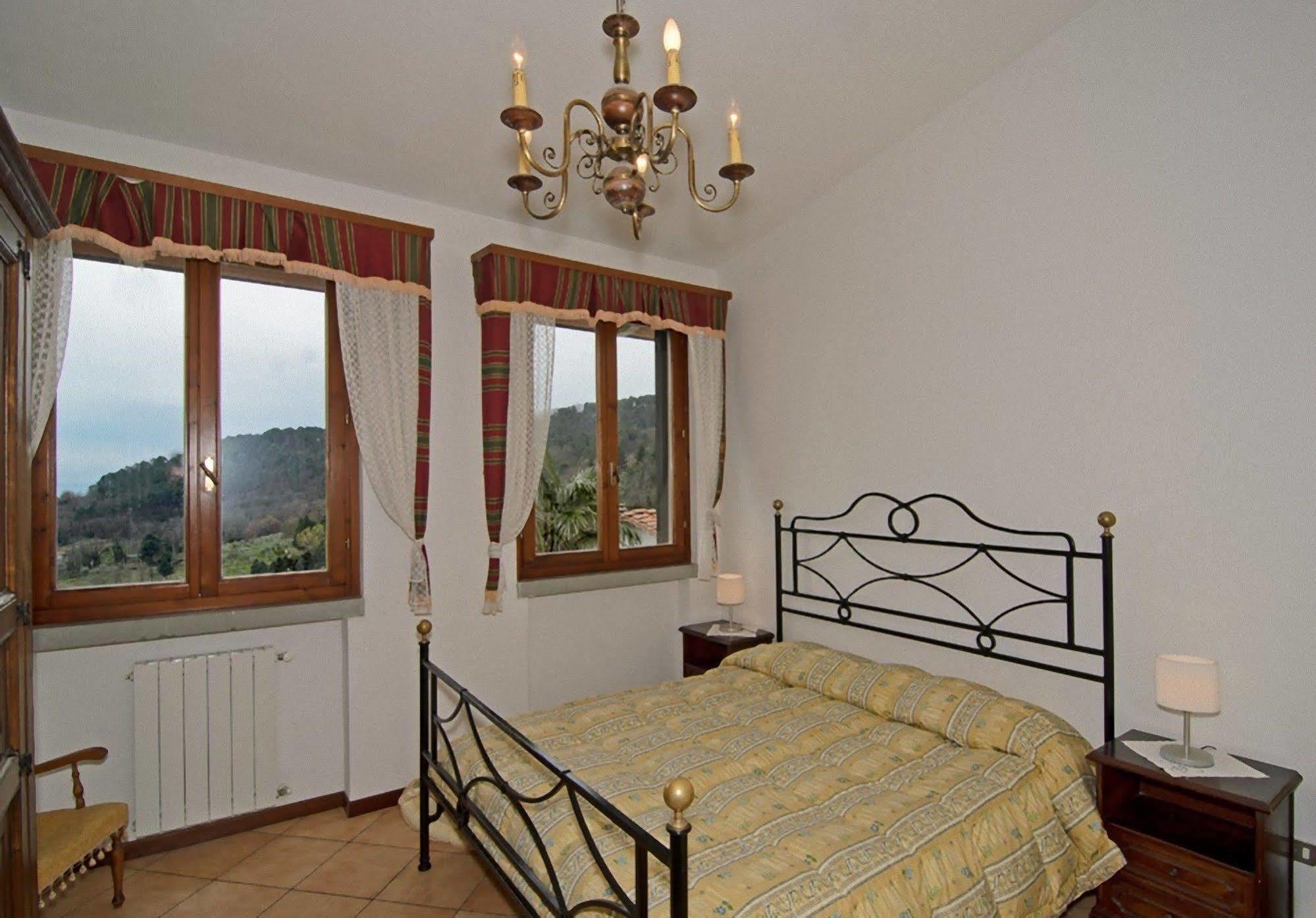 Podere"Sulle Soglie Del Bosco" Appartament And Rooms Πέσια Εξωτερικό φωτογραφία